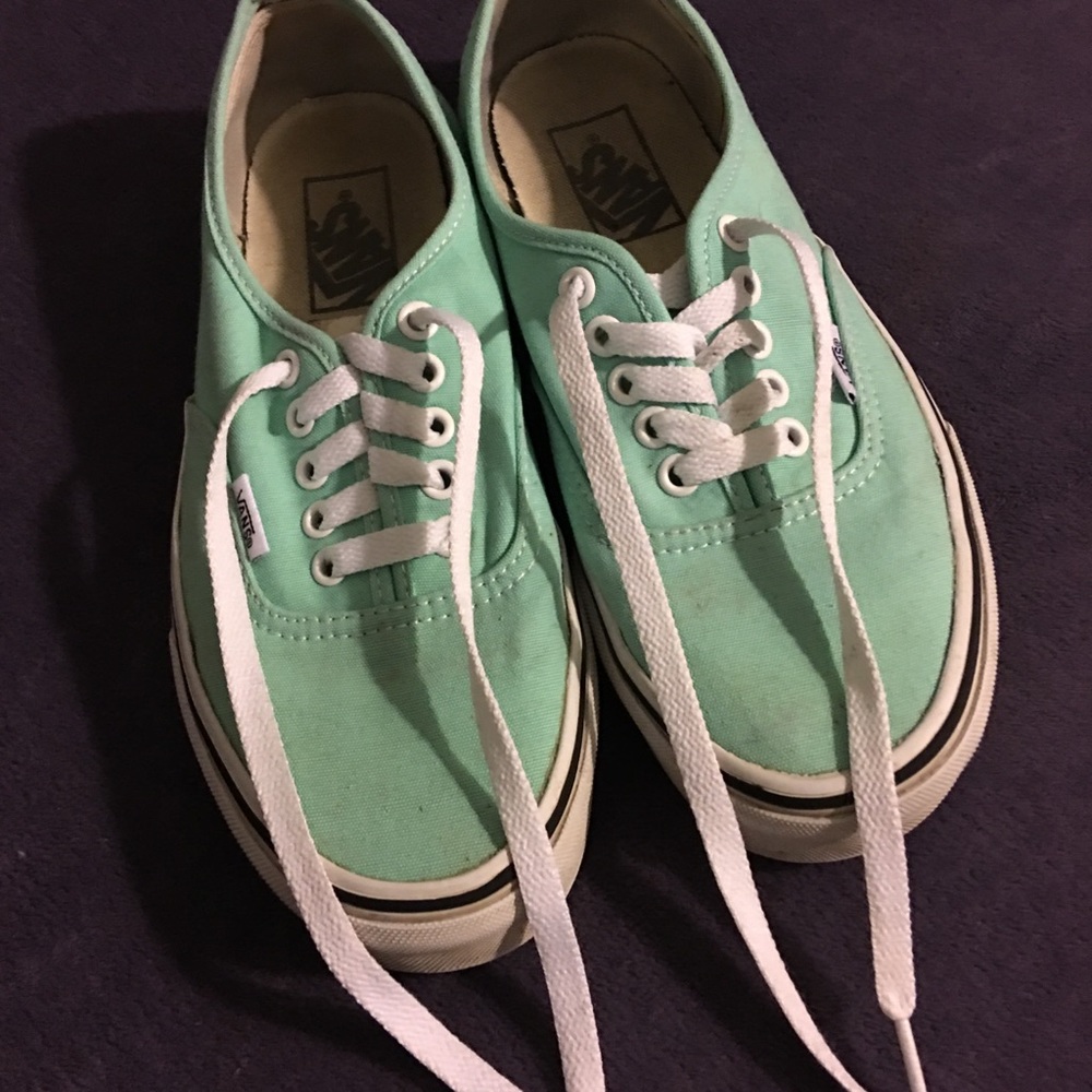 Vans - Picture 2 of 5